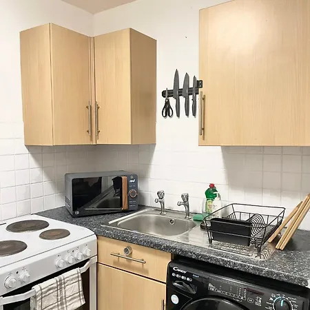 Cosy Prenton Home Near Tranmere Club And Liverpool Birkenhead Exterior photo