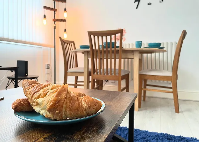 Cosy Prenton Home Near Tranmere Club And Liverpool