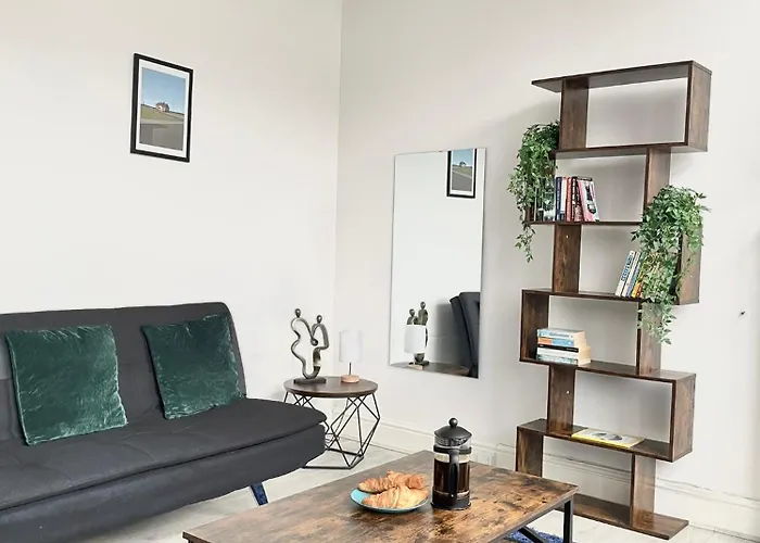 Cosy Prenton Home Near Tranmere Club And Liverpool