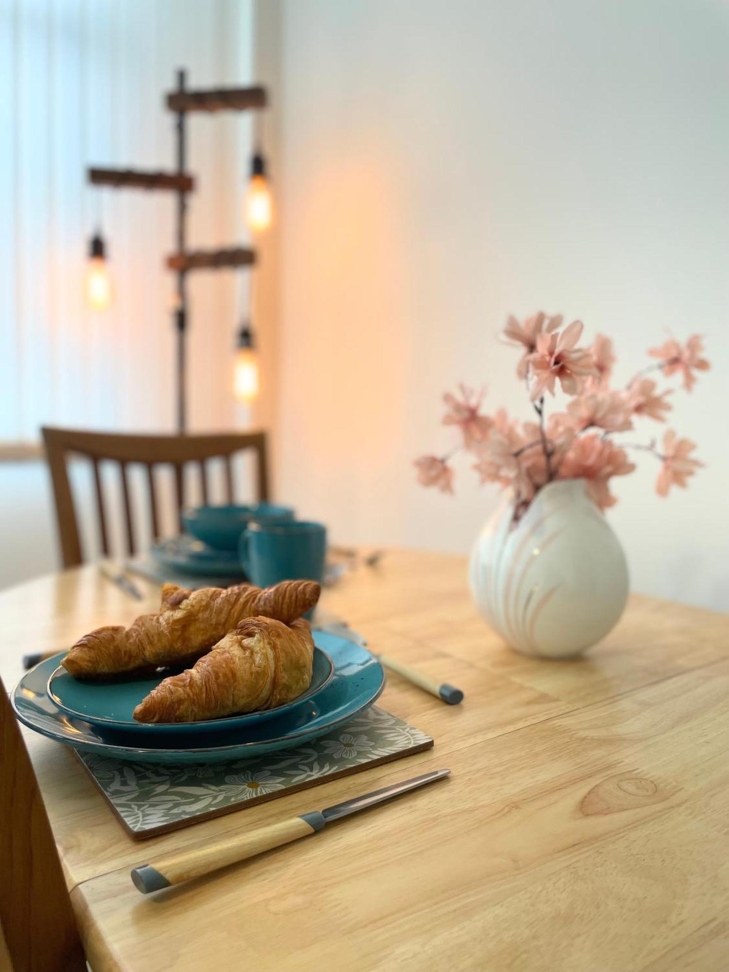 Cosy Prenton Near Tranmere Club And Liverpool Apartment