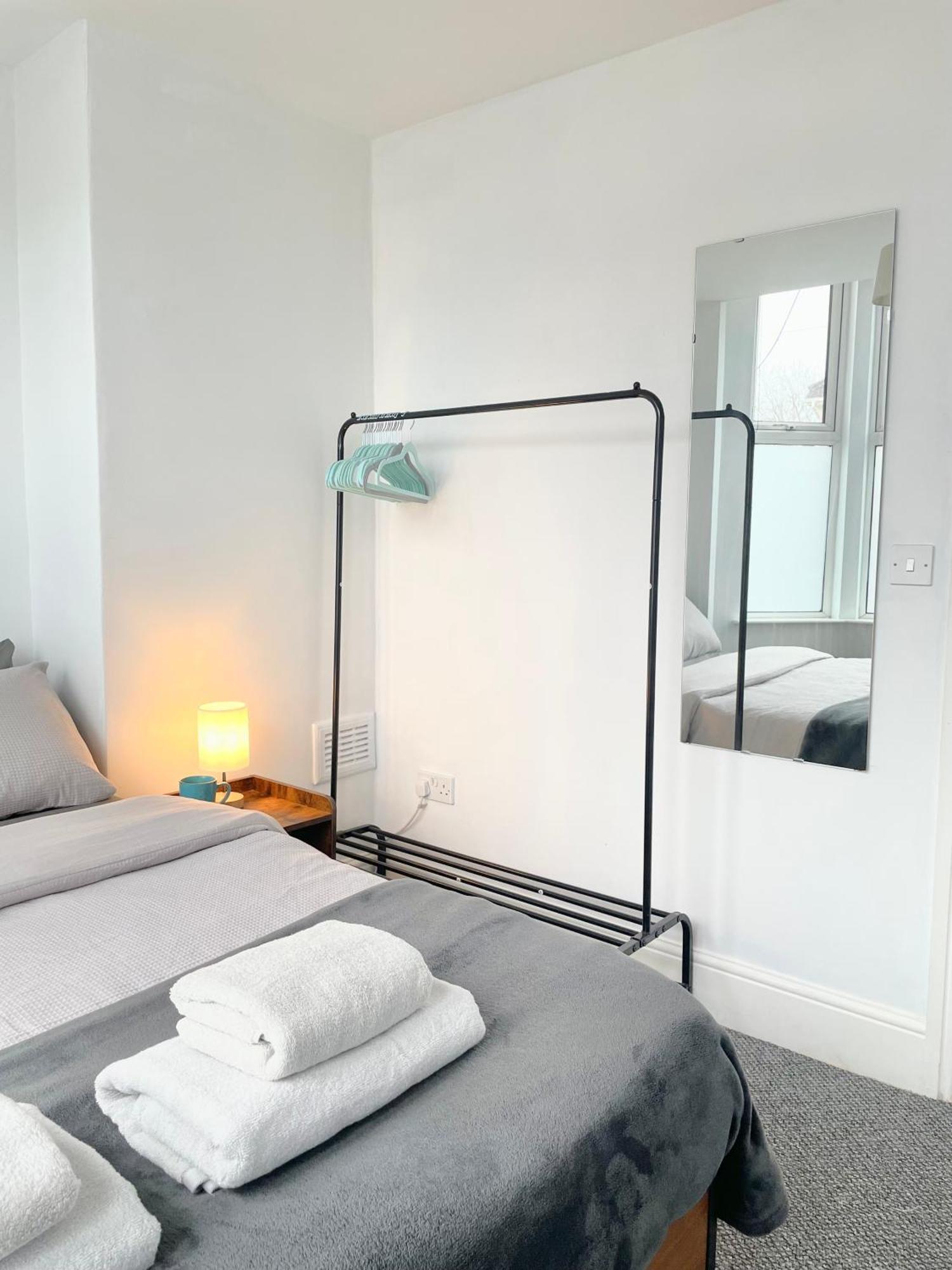 Cosy Prenton Near Tranmere Club And Liverpool