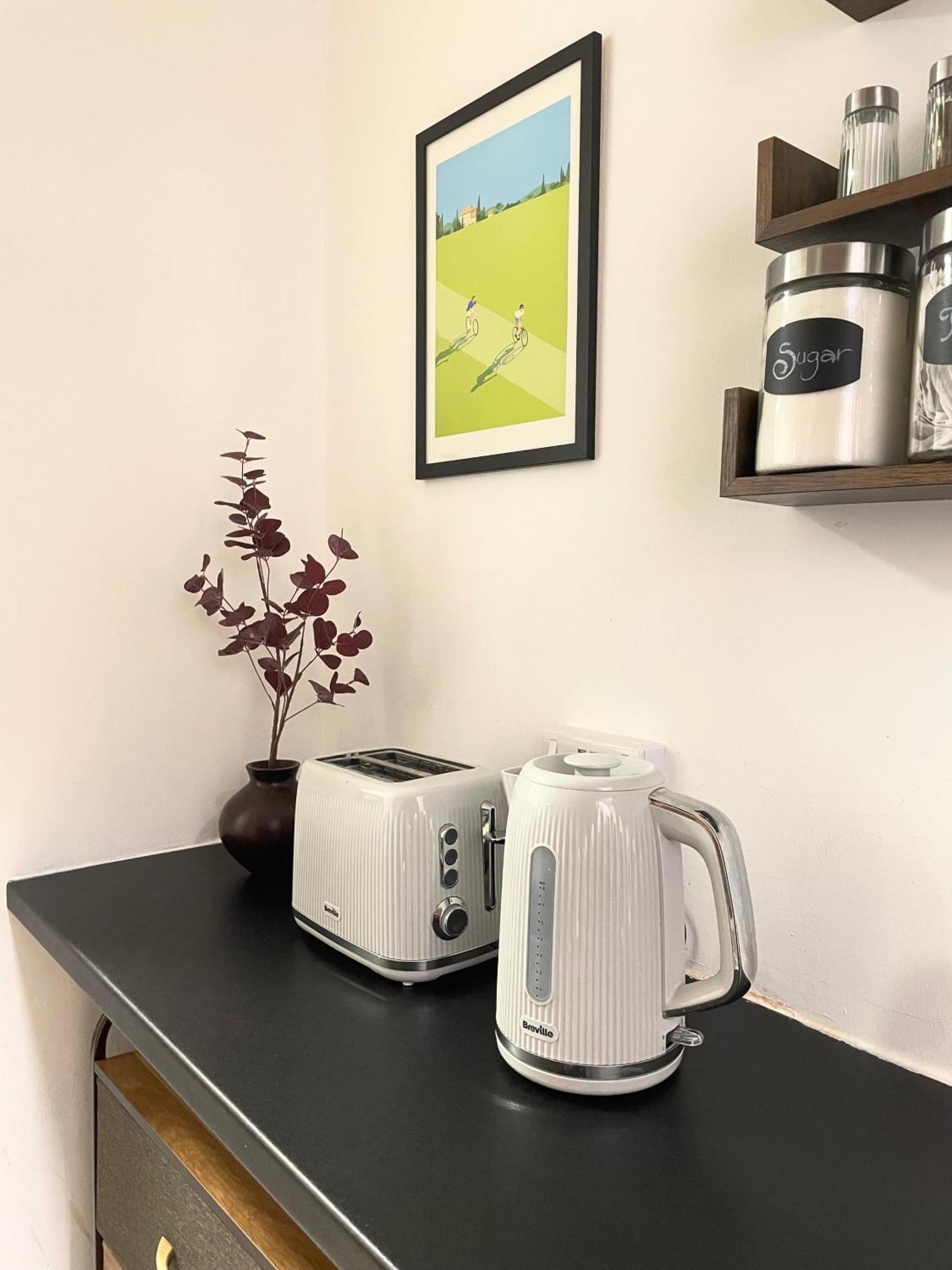 Cosy Prenton Near Tranmere Club And Liverpool