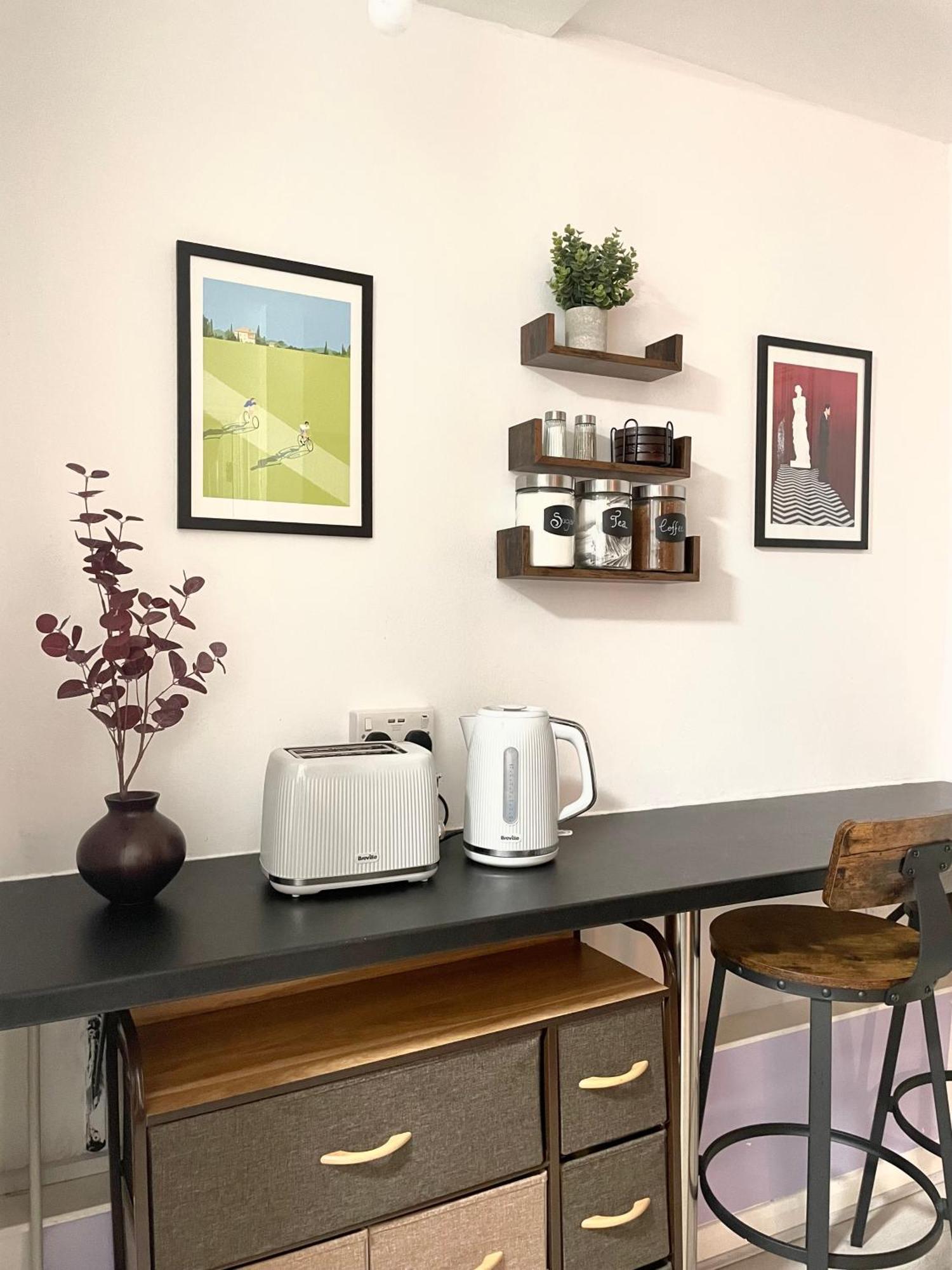 Cosy Prenton Near Tranmere Club And Liverpool