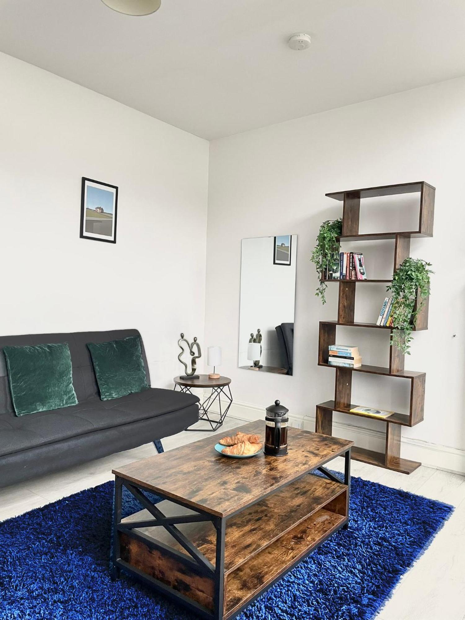Cosy Prenton Near Tranmere Club And Liverpool Apartment *